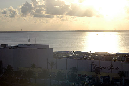 Tuesday, November 2, 2010 Cancun 008.JPG